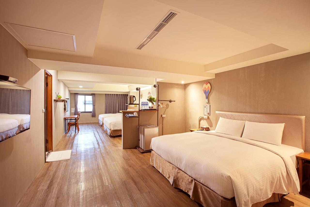 Tourism Inn Тайнань Екстер'єр фото