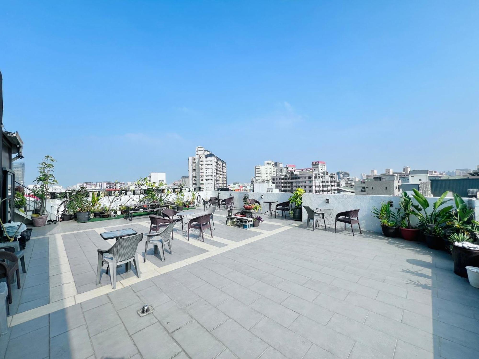 Tourism Inn Тайнань Екстер'єр фото
